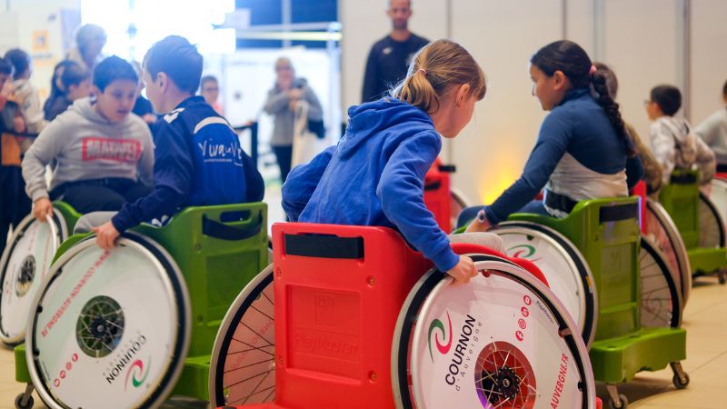 découverte du rugby fauteuil aux Journées de l'Autonomie